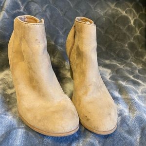 Old navy booties size 9.5